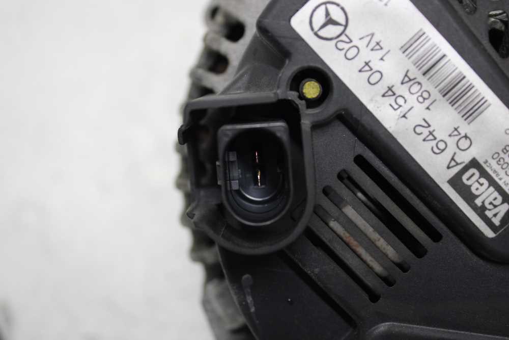 ALTERNATEUR MERCEDES/ JEEP / CHRYSLER 180A - Vue 4